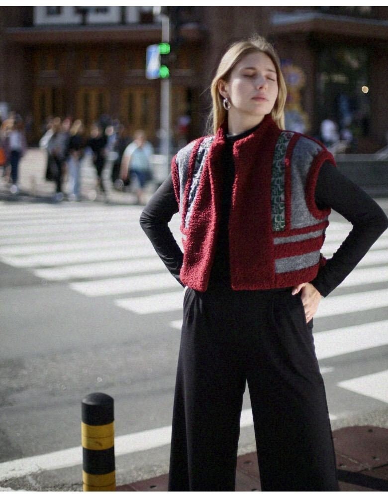 WOMEN'S OUTERWEAR AND CARDIGANS