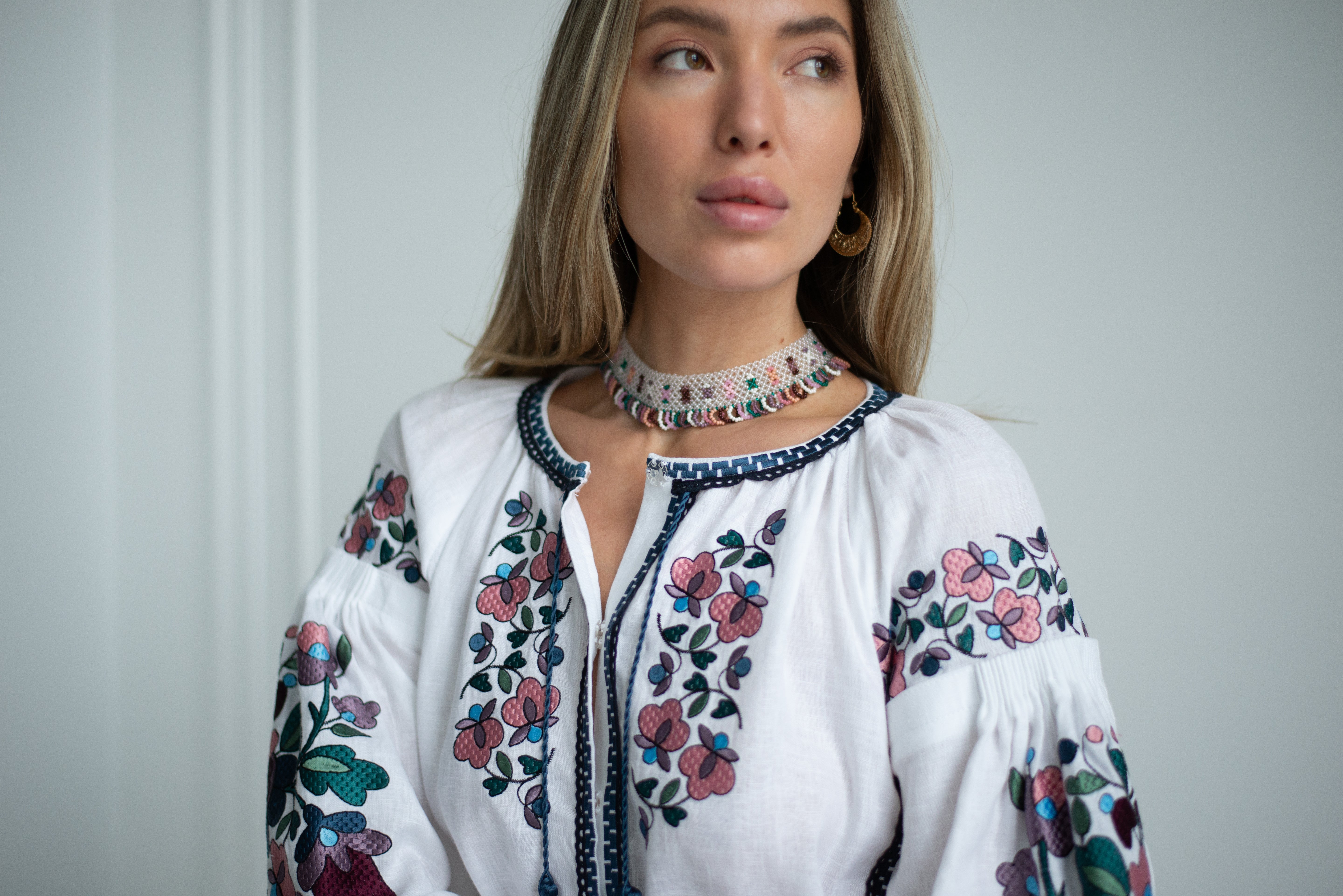 White Blouse Embroidered with Floral Ukrainian Linen Clothings, Woman Vyshyvanka, Minimalist Ukrainian Clothings, Embroidered Linen Blouse