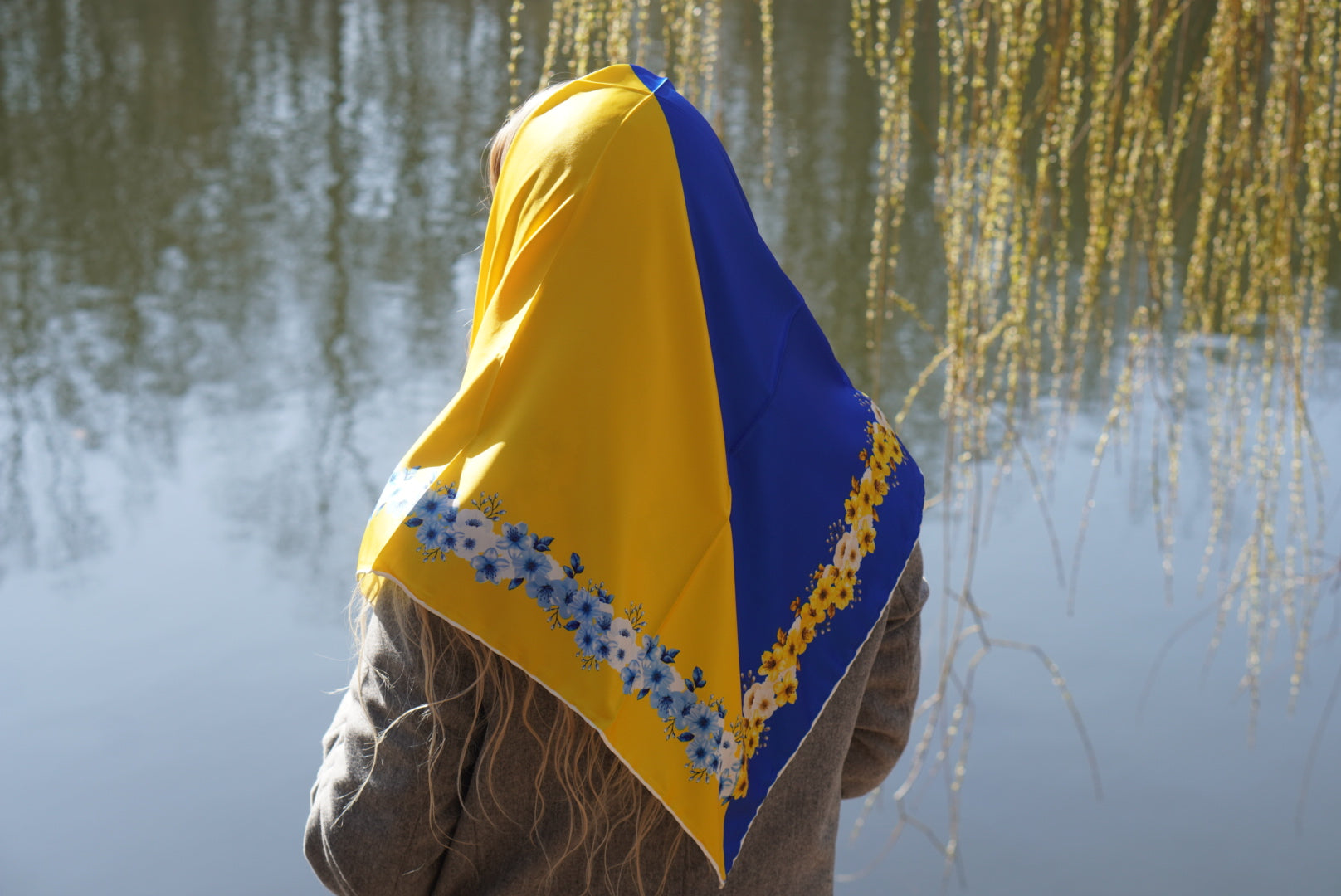 Ukrainian Bohemian Ethnic Shawl 90x90 cm – Patriotic Ornament Collection