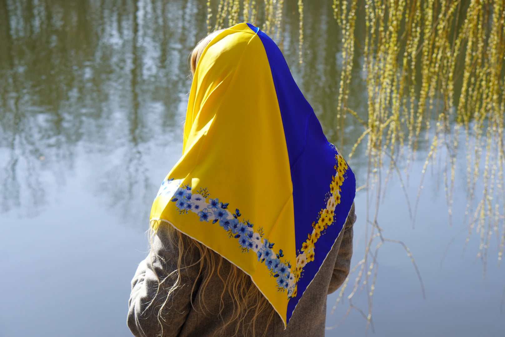 Ukrainian Bohemian Ethnic Shawl 90x90 cm – Patriotic Ornament Collection