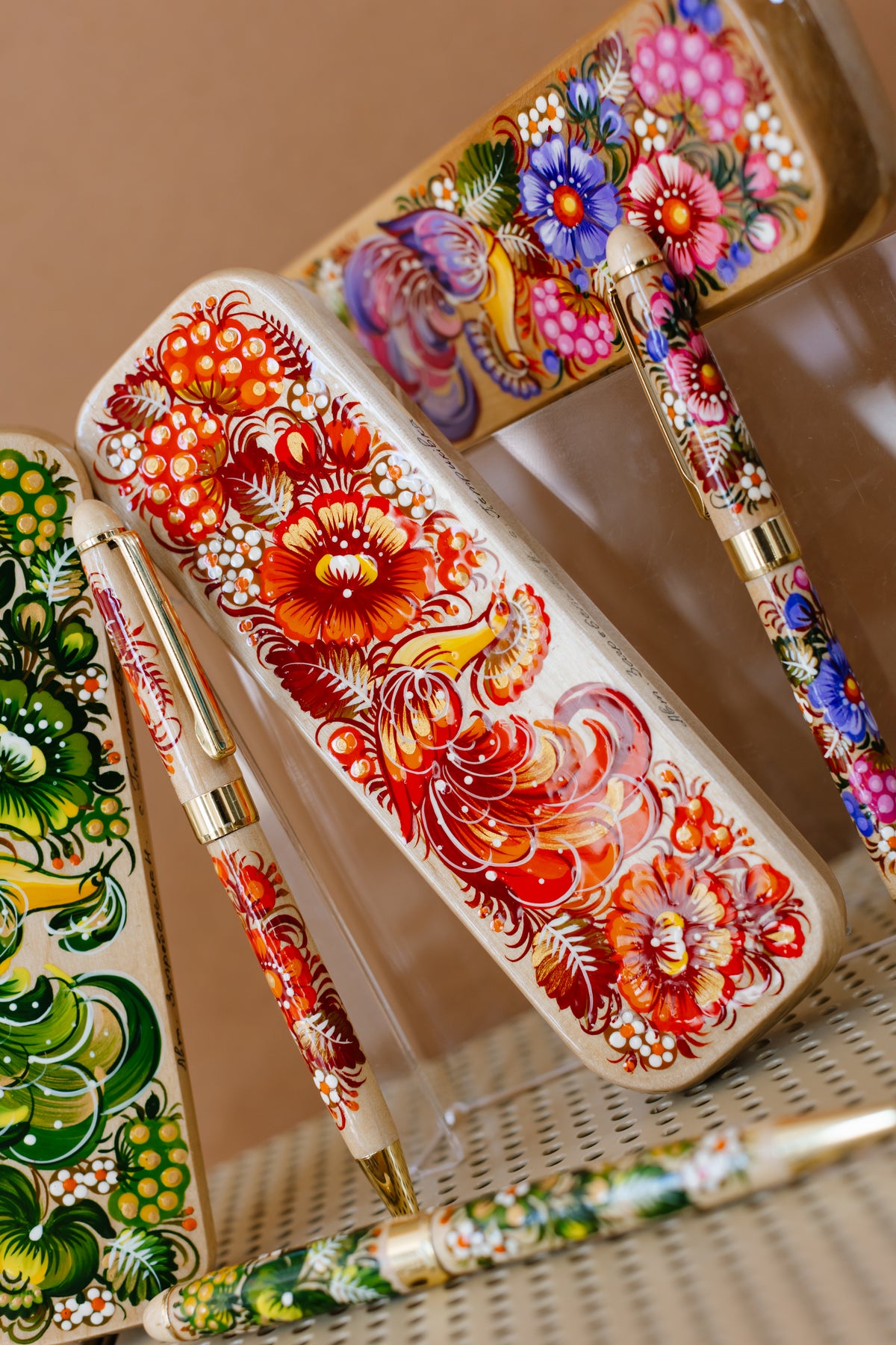 Hand-painted Petrykivka Art Pen, Viburnum Floral Design, Ukrainian Souvenir