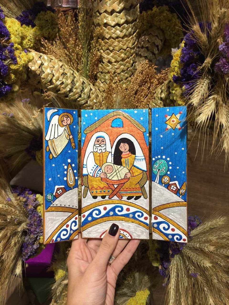 Hand-Painted Wooden Christmas Pot Decoration for Valentine's Day Home Decor