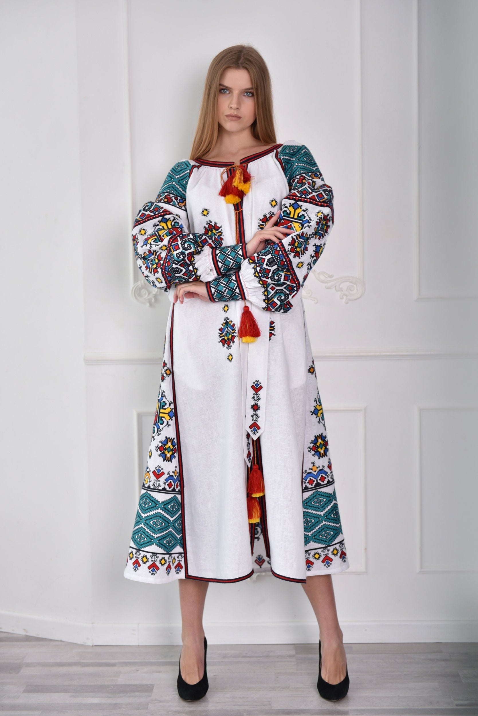 White Embroidered Ukrainian Vyshyvanka Linen Dress Wedding Boho Style