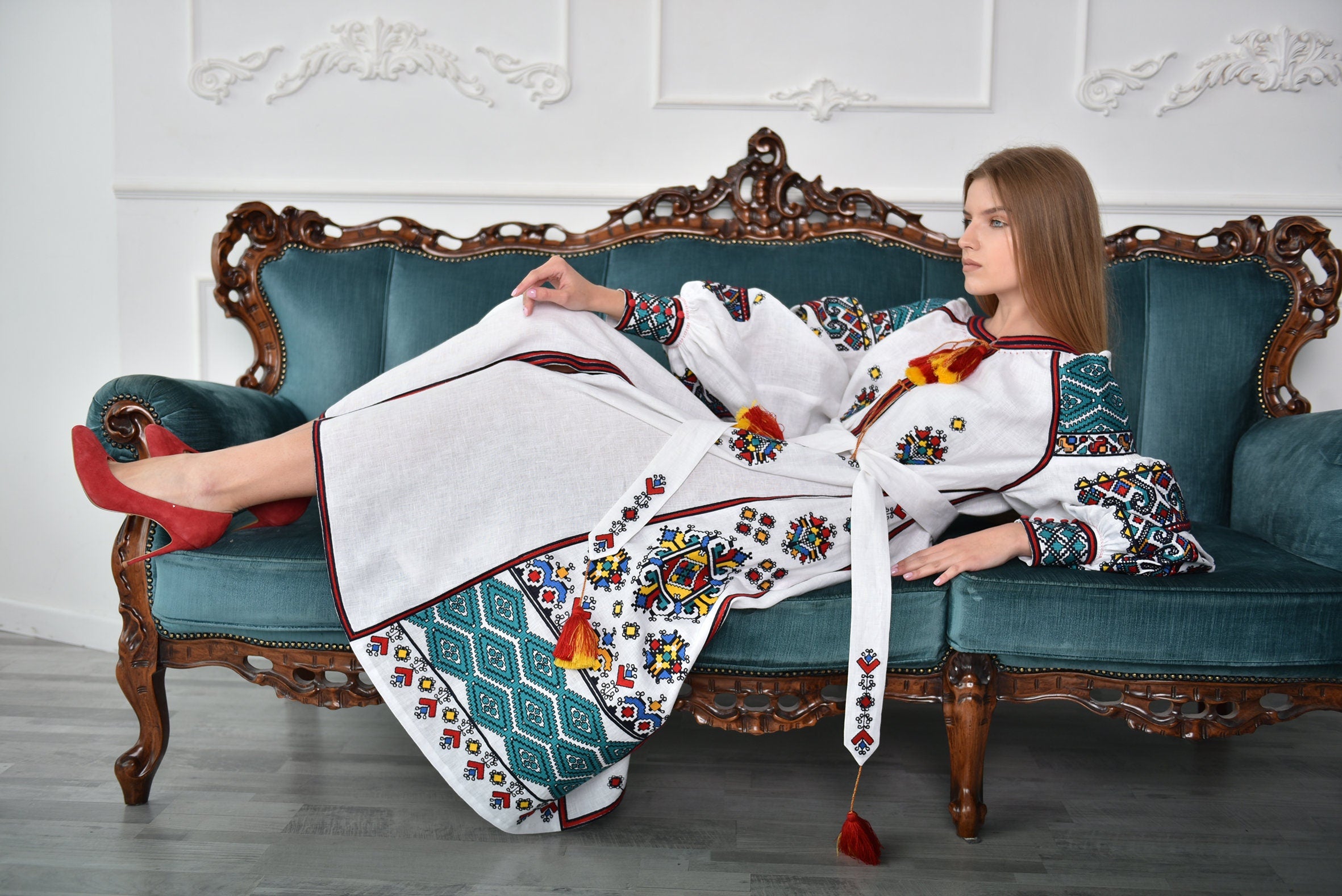 White Embroidered Ukrainian Vyshyvanka Linen Dress Wedding Boho Style