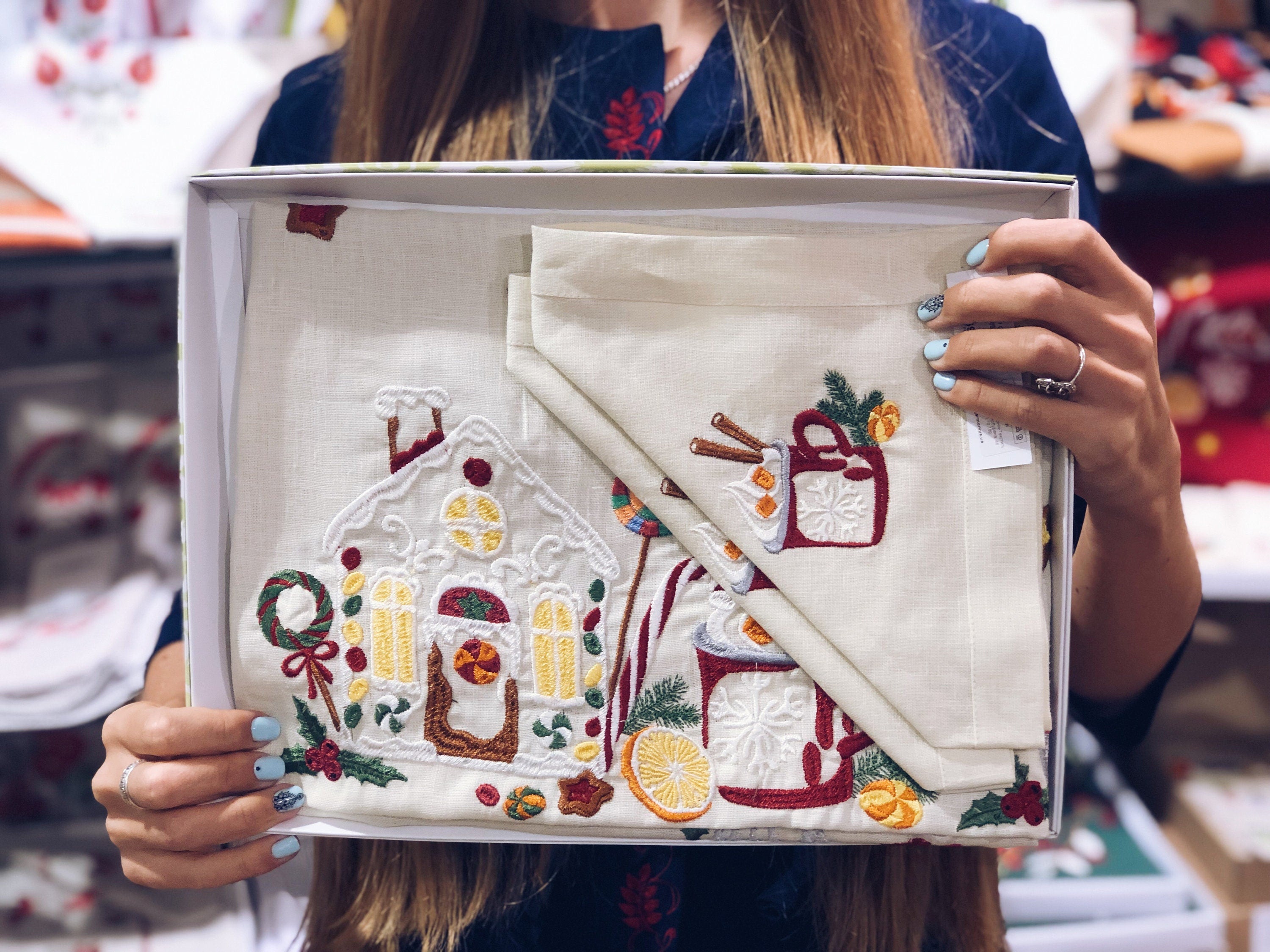 Christmas Story Linen Napkins 40x40 CM - Embroidered Table Linens for Holiday Table Decor