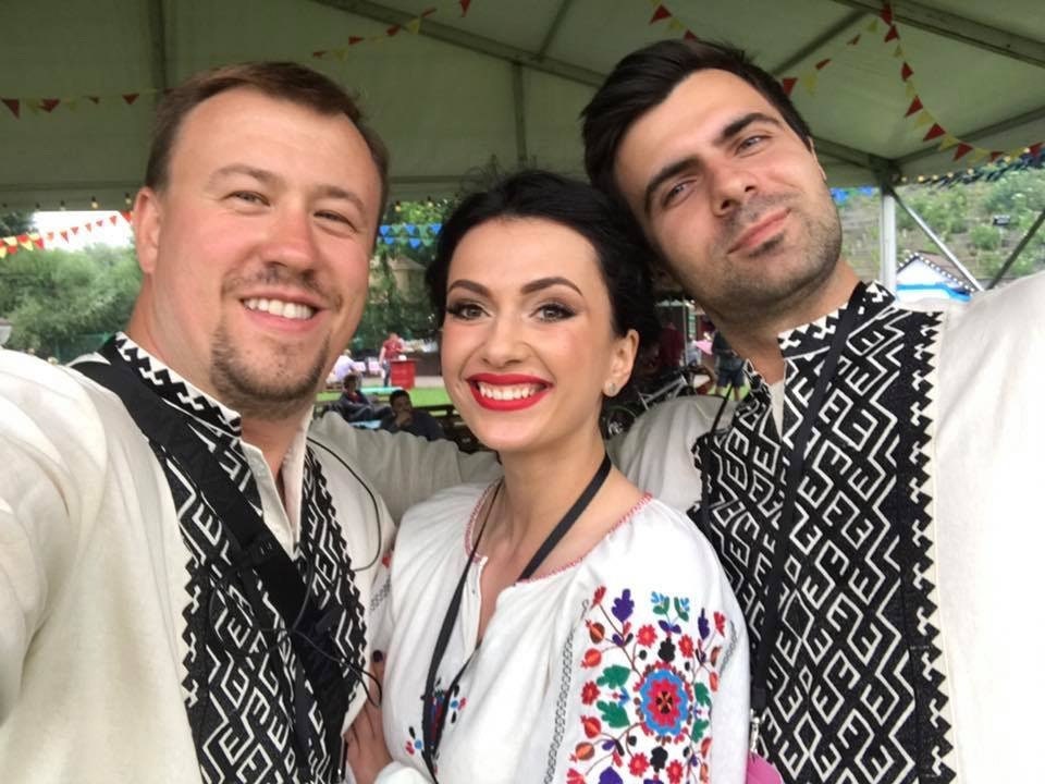 Men's Embroidered Linen Vyshyvanka Shirt