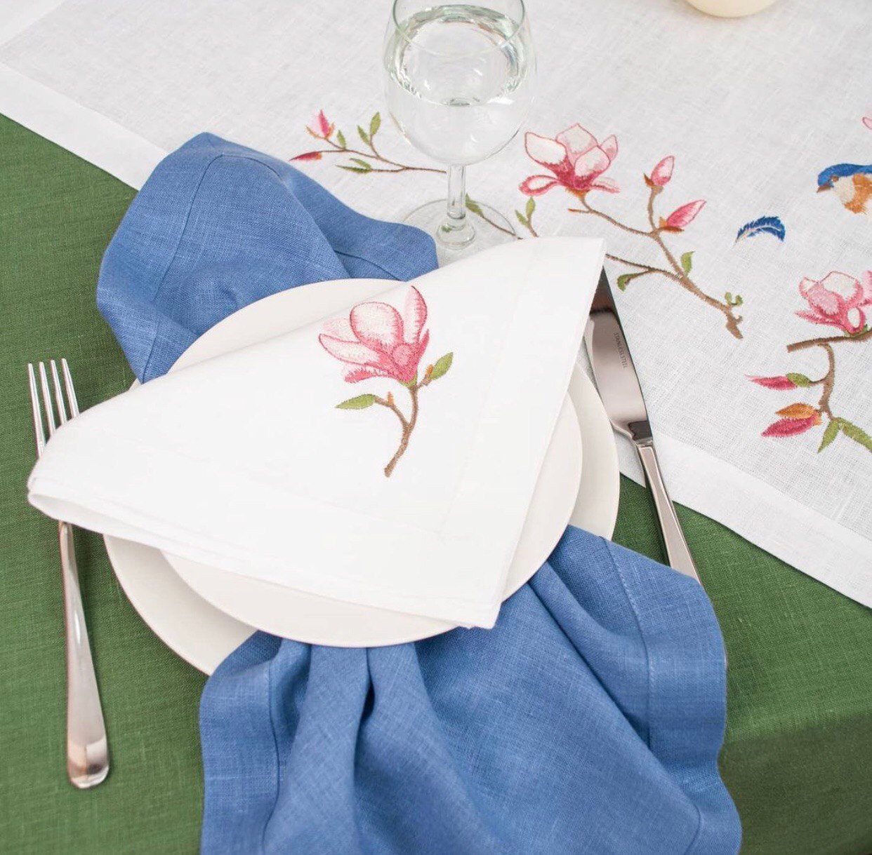 Embroidered Linen Tablecloth 65x65CM - Magnolia Design
