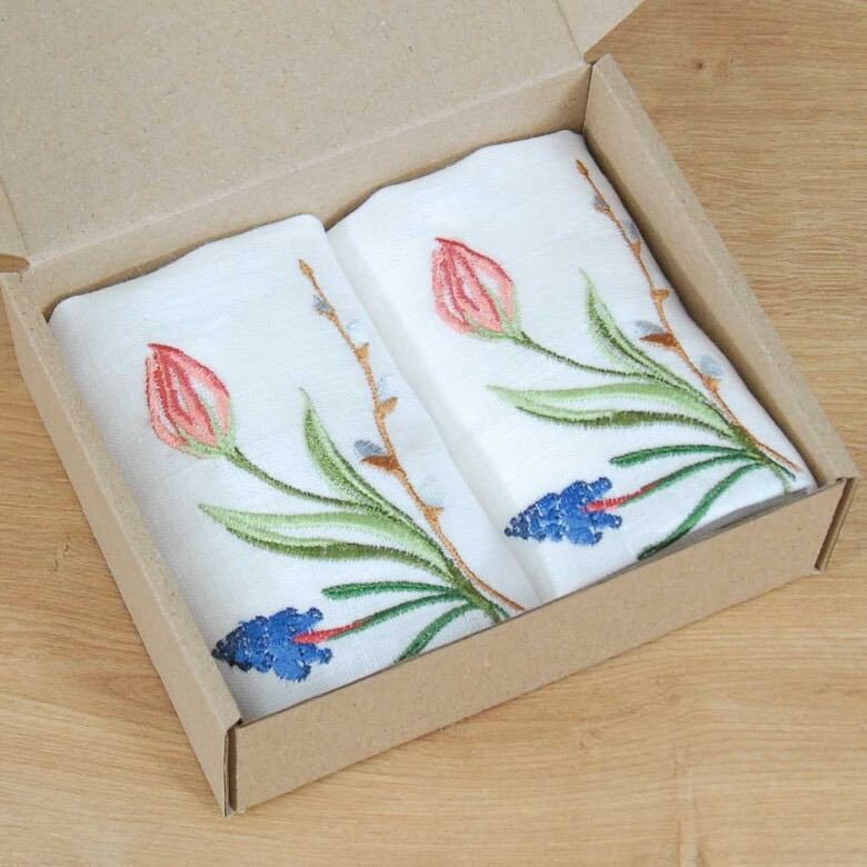Set 8Napkins "TULIPS" 40* 40 СМ, Embroidered White Tablecloth. Ukrainian Embroidered Tablecloth.Gift for MomUkraine sellerMOTHERS DAY