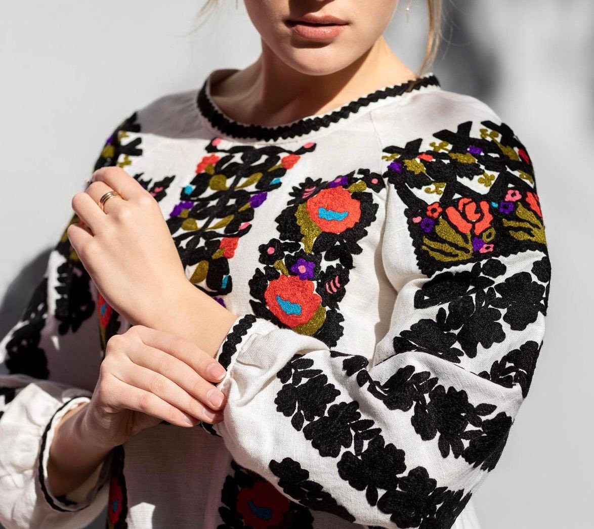 White Ukrainian Embroidered Linen Vyshyvanka Blouse - Bohemian Ethnic Shirt