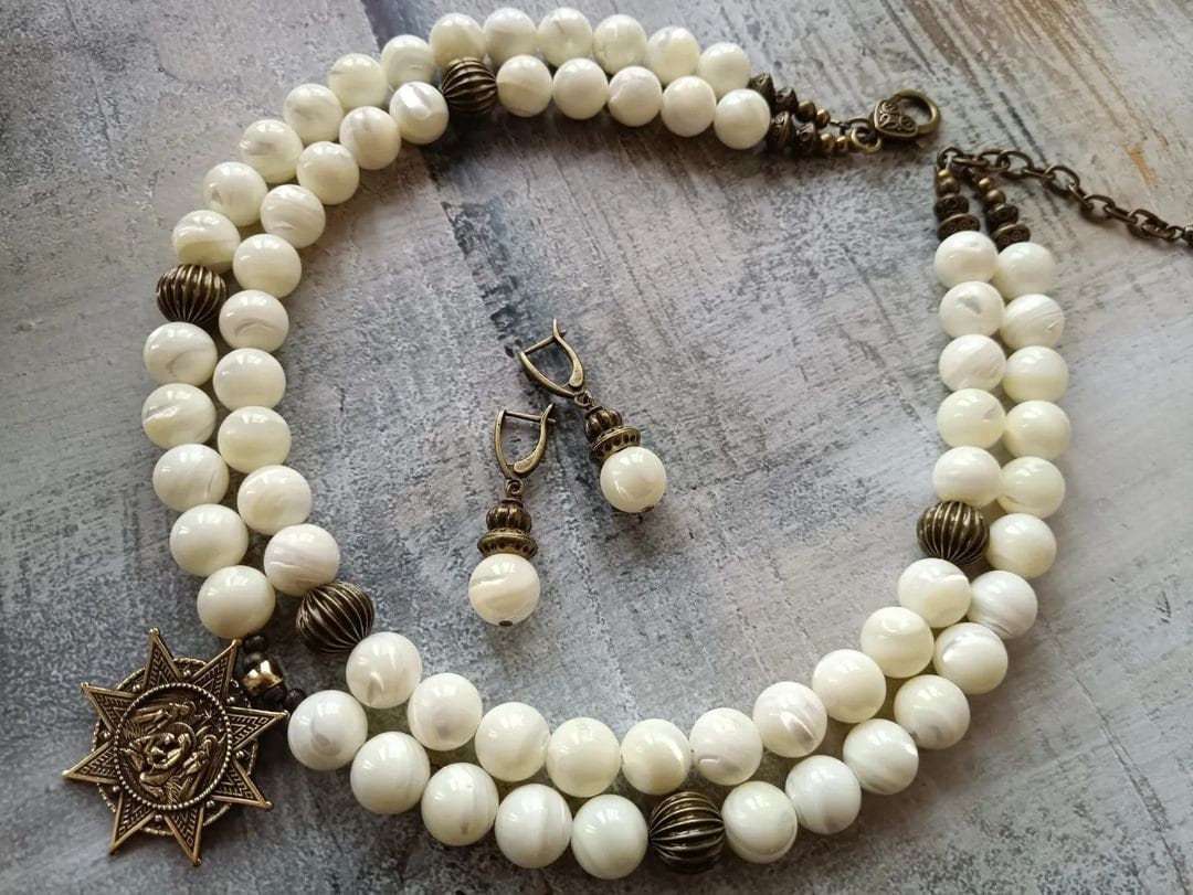 2025 Ukrainian Traditional Mother-of-Pearl Necklace - Ethnic Christmas Jewelry