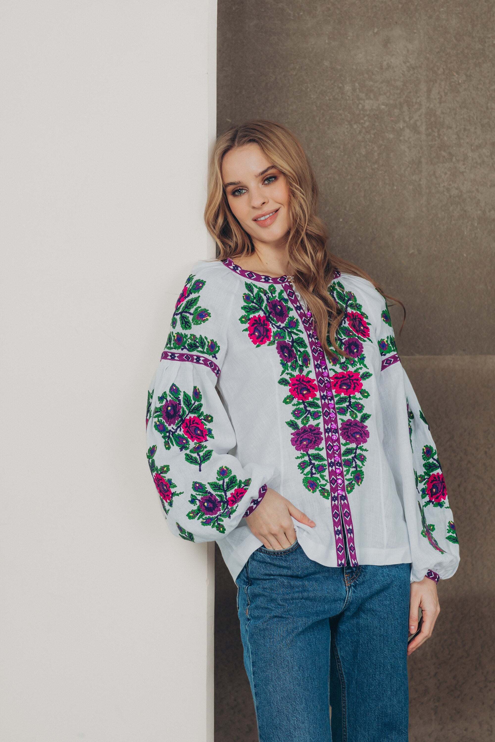 White Ukrainian Embroidered Linen Vyshyvanka Blouse - Bohemian Ethnic Shirt