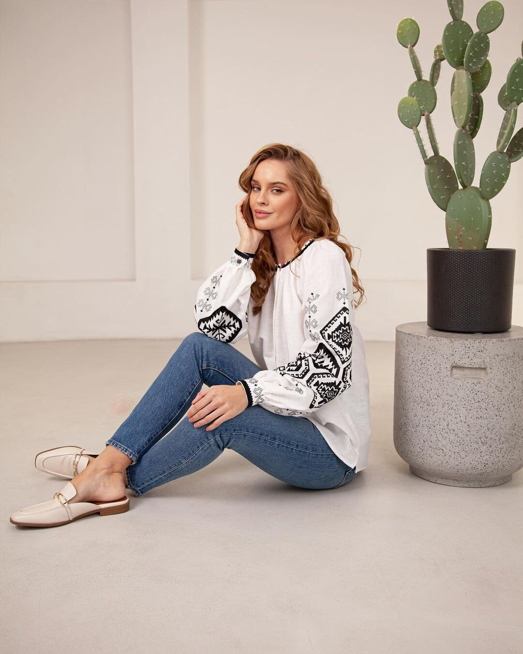 White Ukrainian Vyshyvanka Blouse - Embroidered Bohemian Ethnic Shirt