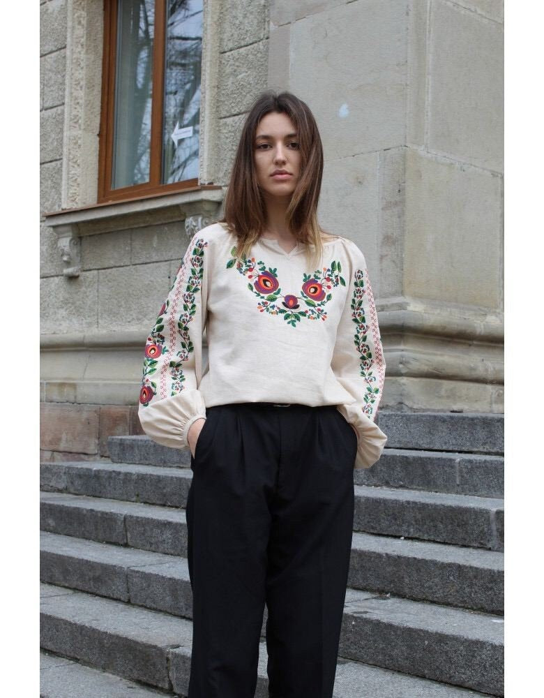 2025 Beige Linen Ukrainian Vyshyvanka Blouse - Embroidered Bohemian Ethnic Shirt