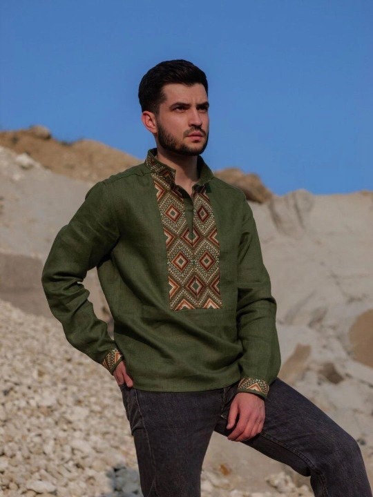Men's Green Linen Embroidered Ukrainian Vyshyvanka Shirt