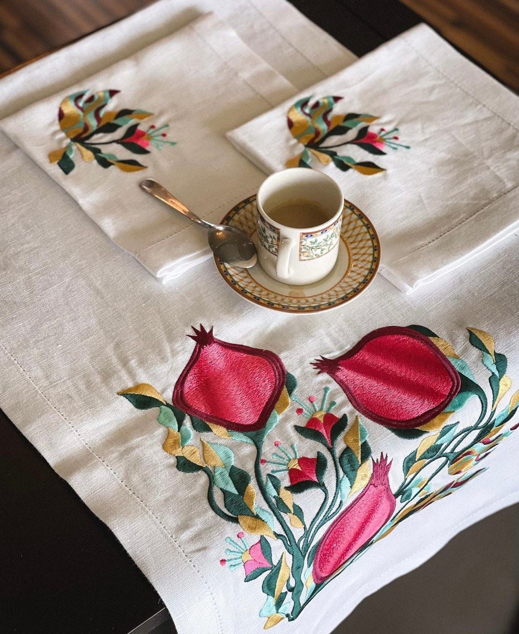 Linen Table Runner Set with 4 Napkins - Ukrainian Embroidered Tablecloth for Valentine's Day