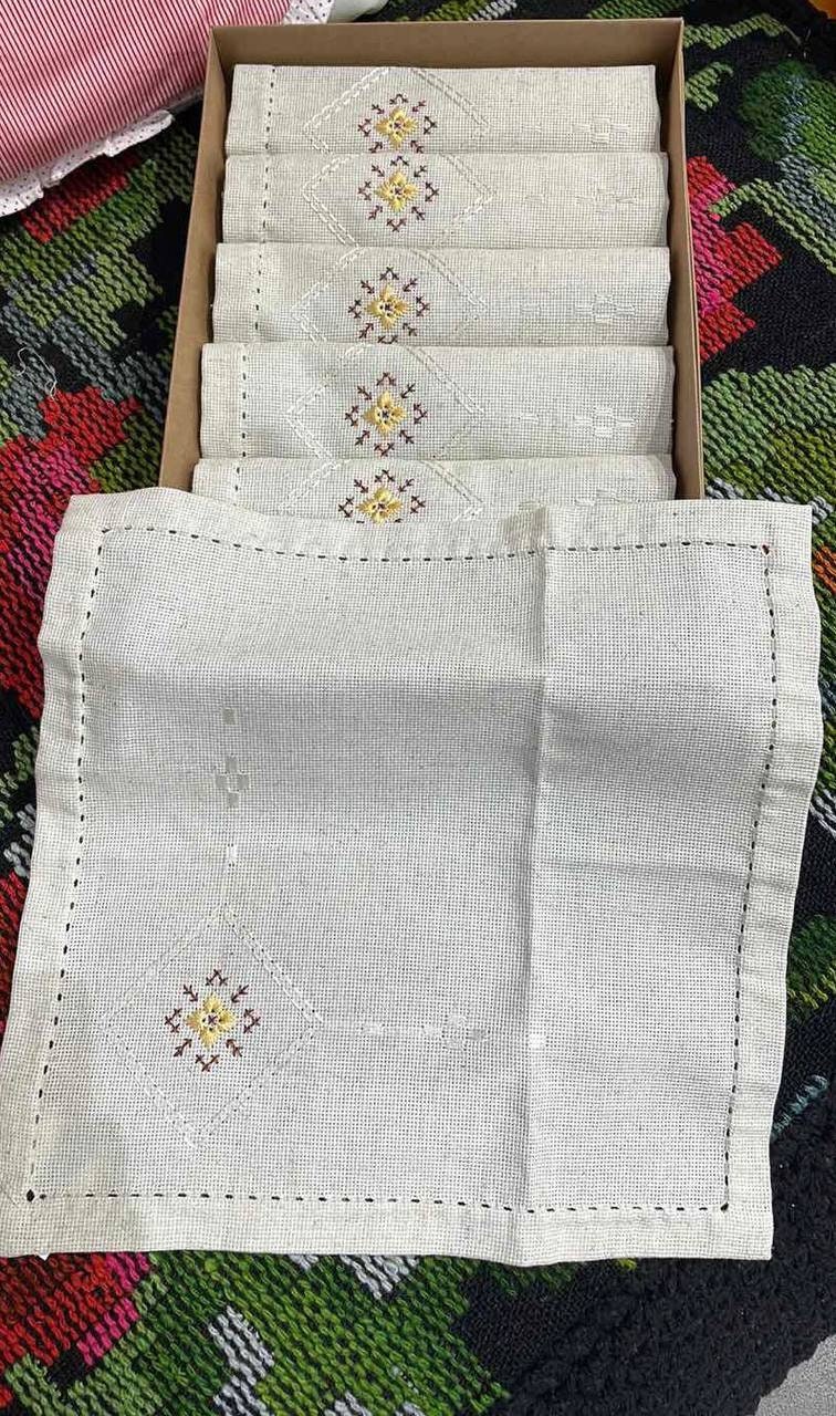Handmade 6 napkins Elegance, Gift for Christmas, Traditional Ukrainian Embroidered