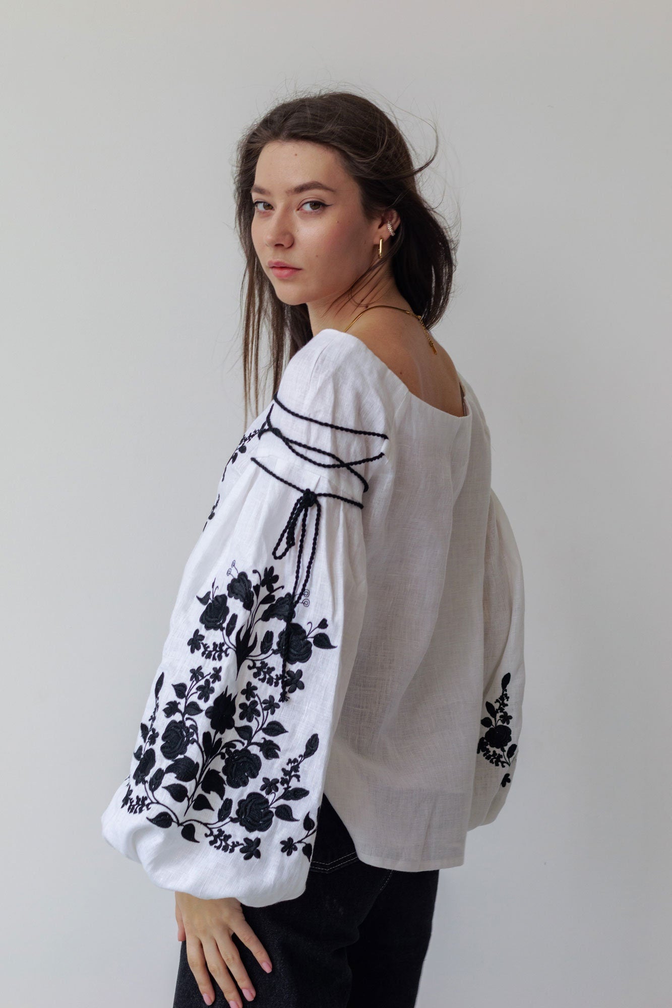 White Ukrainian Vyshyvanka Blouse - Embroidered Bohemian Ethnic Shirt