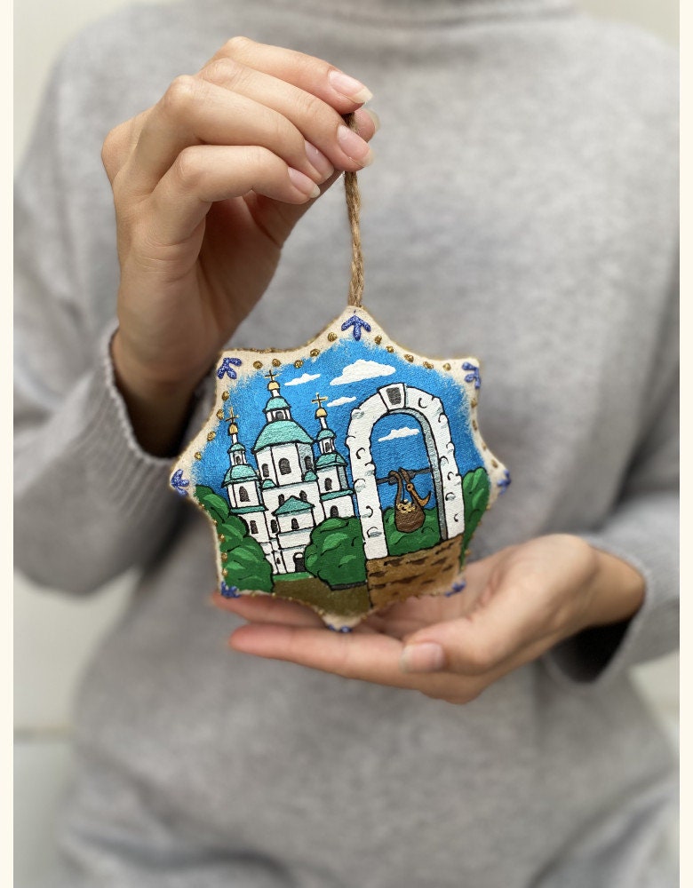 Hand-Painted Eco Toy: Vanilla Star Souvenir from Sumy