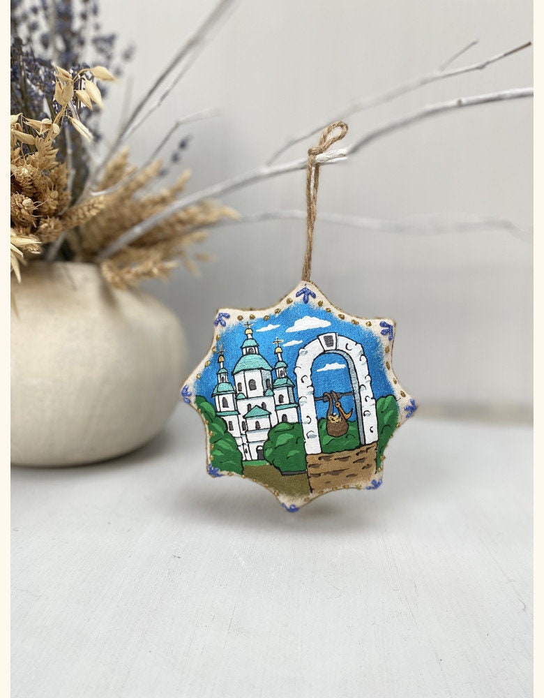 Hand-Painted Eco Toy: Vanilla Star Souvenir from Sumy