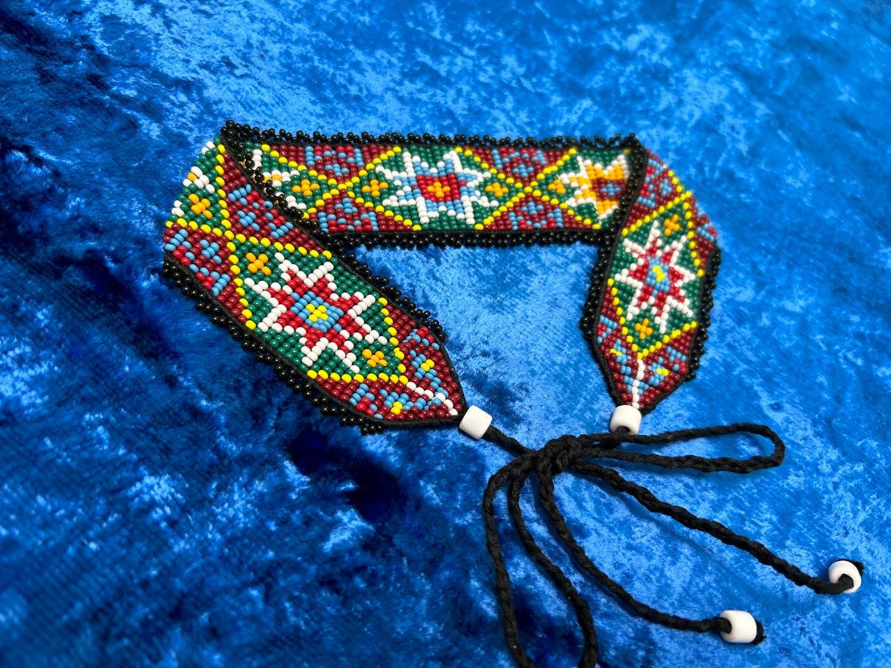 Ukrainian Sylyanka Seed Bead Necklace - Handmade Red Green Vyshyvanka Design