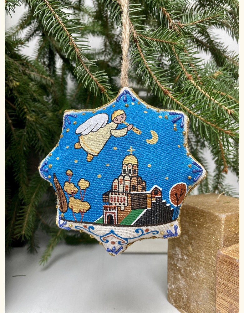 "Handmade Kyiv Souvenir Star - Golden Gate Decor, Hand-Painted Toy for Kids"