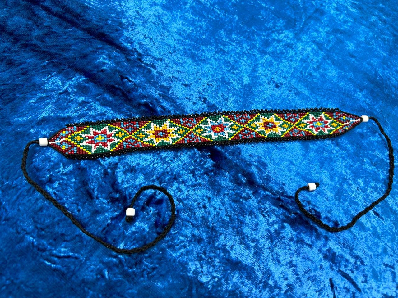 Ukrainian Sylyanka Seed Bead Necklace - Handmade Red Green Vyshyvanka Design