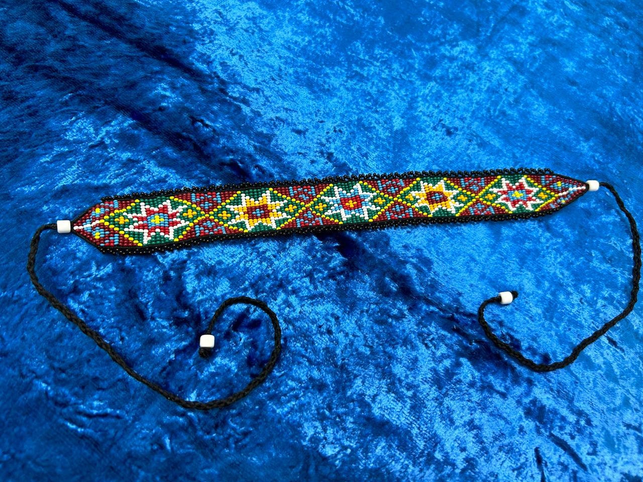 Ukrainian Sylyanka Seed Bead Necklace - Handmade Red Green Vyshyvanka Design