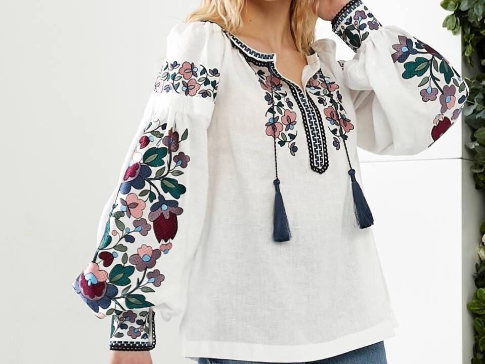White Blouse Embroidered with Floral Ukrainian Linen Clothings, Woman Vyshyvanka, Minimalist Ukrainian Clothings, Embroidered Linen Blouse