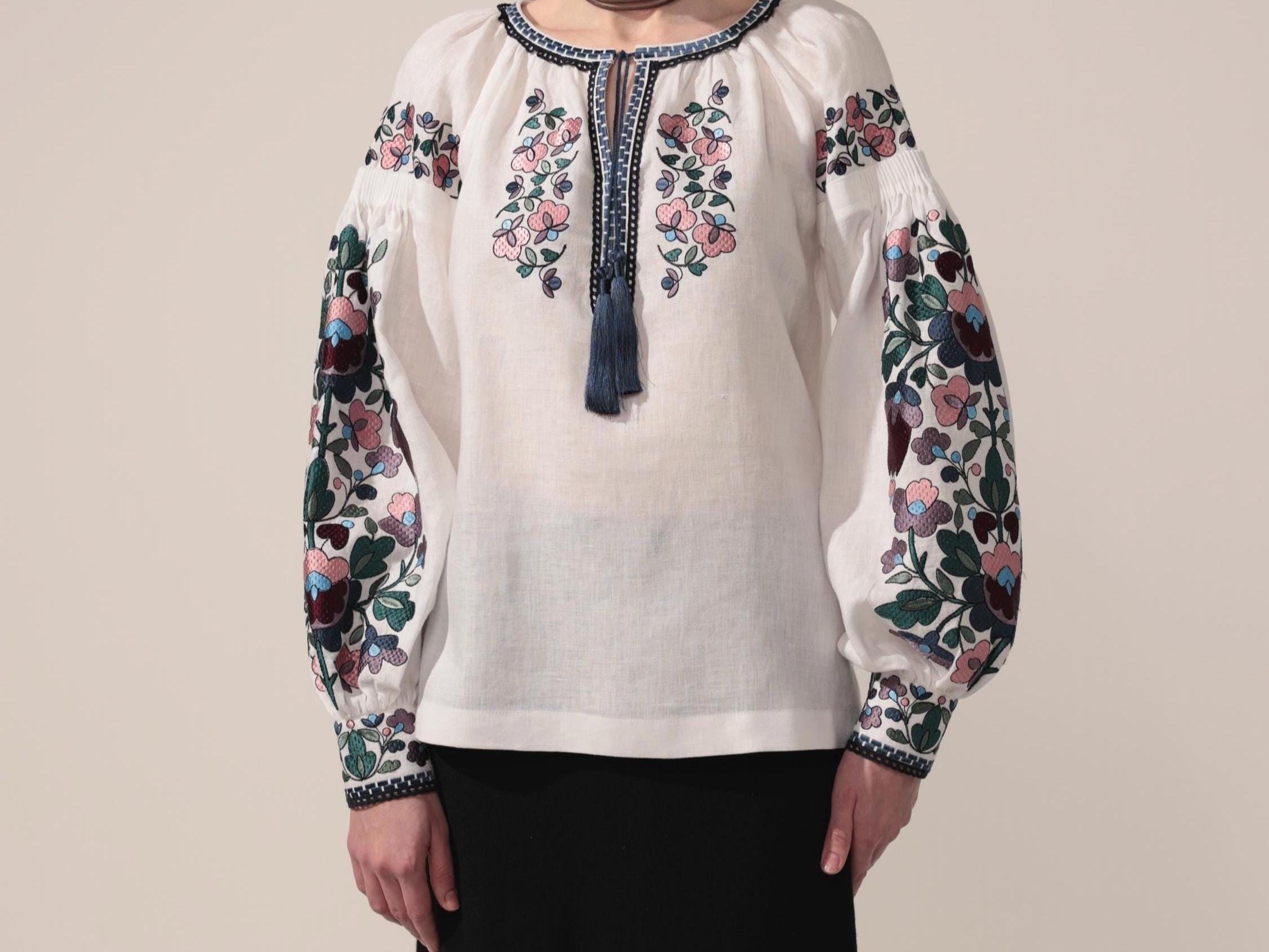 White Blouse Embroidered with Floral Ukrainian Linen Clothings, Woman Vyshyvanka, Minimalist Ukrainian Clothings, Embroidered Linen Blouse