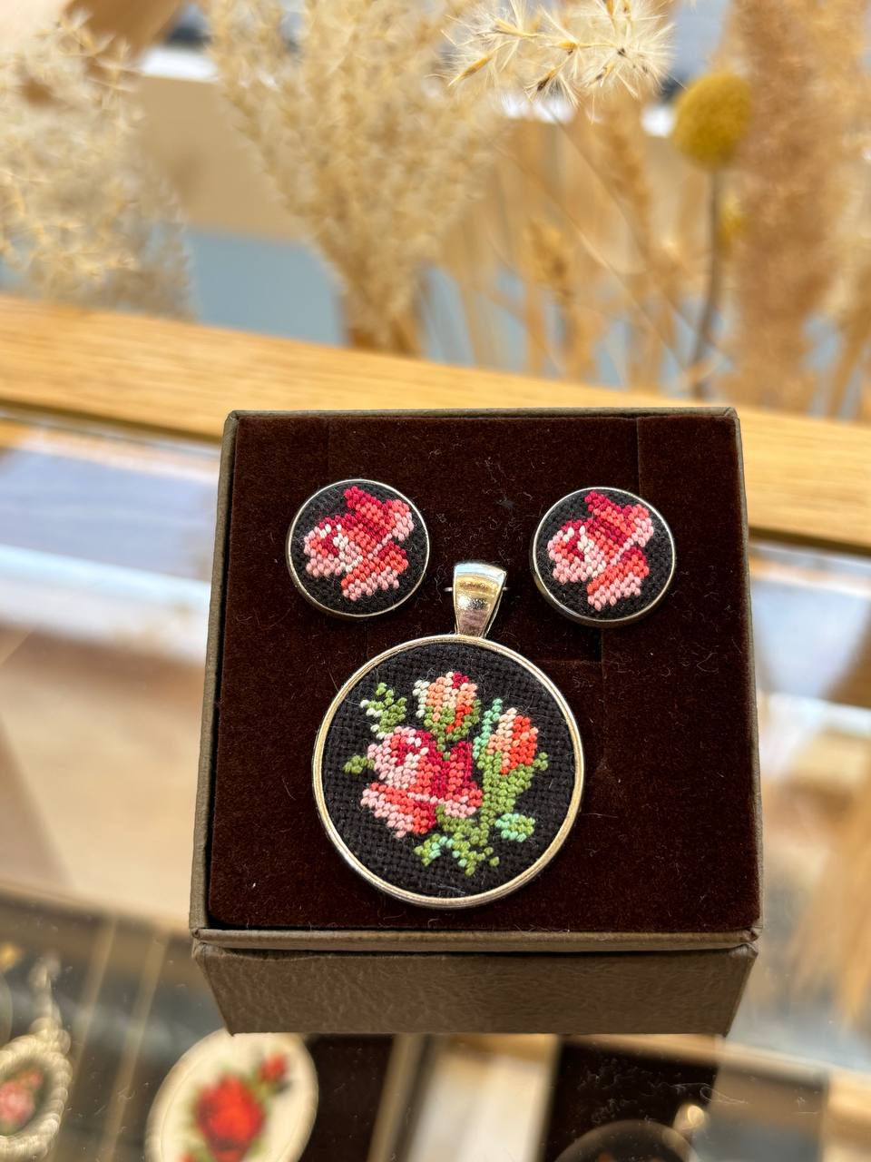 Embroidered Earrings and Pendant Set for Women