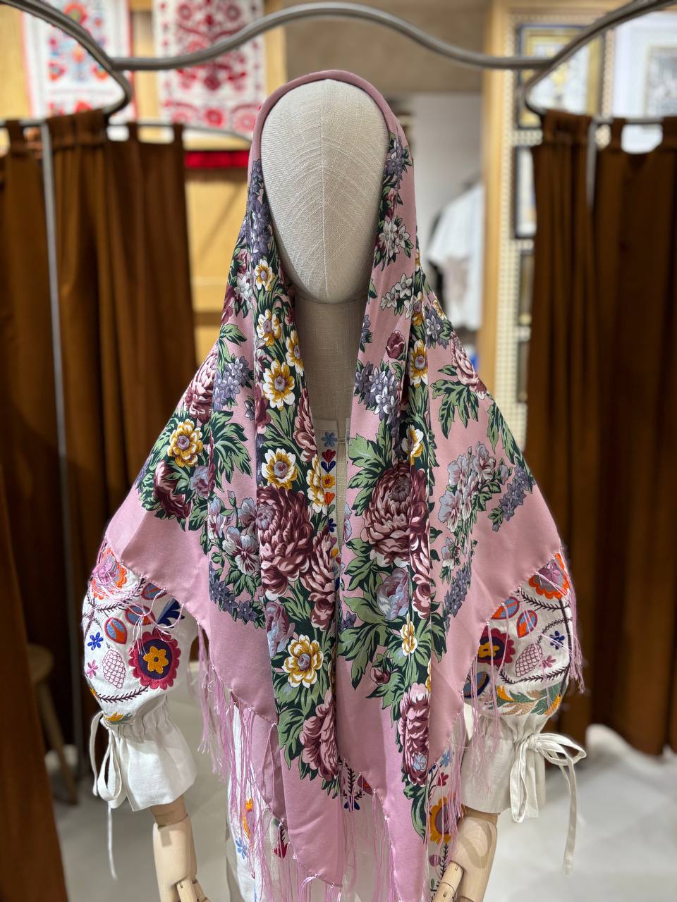 Pink Ukrainian wool shawl,Traditional Ukrainian, gift for women, Mom, Daughter bohemian scarf flower, Ukrainian clothings, Christmas