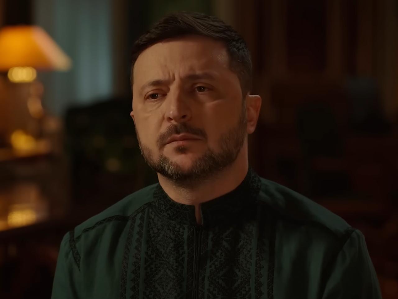 Men's Green Linen Embroidered Vyshyvanka - Traditional Ukrainian Folk Costume