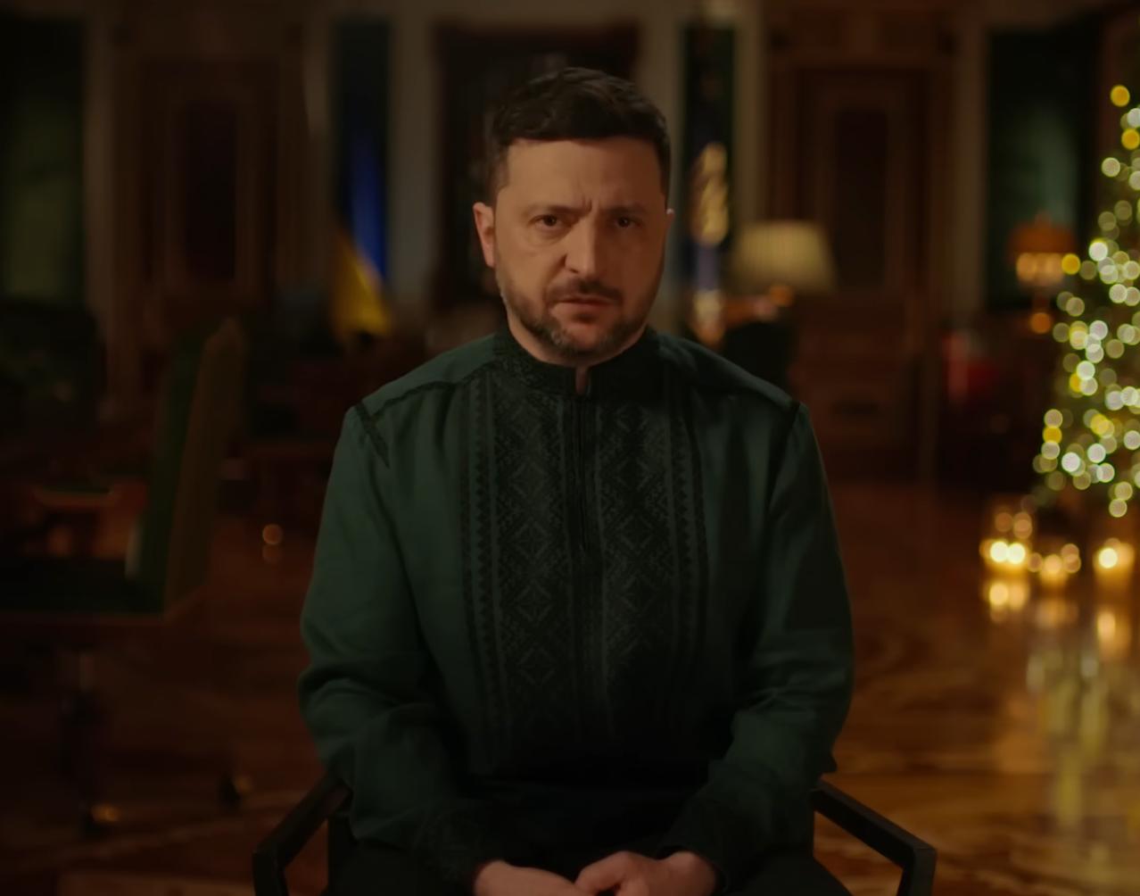 Men's Green Linen Embroidered Vyshyvanka - Traditional Ukrainian Folk Costume