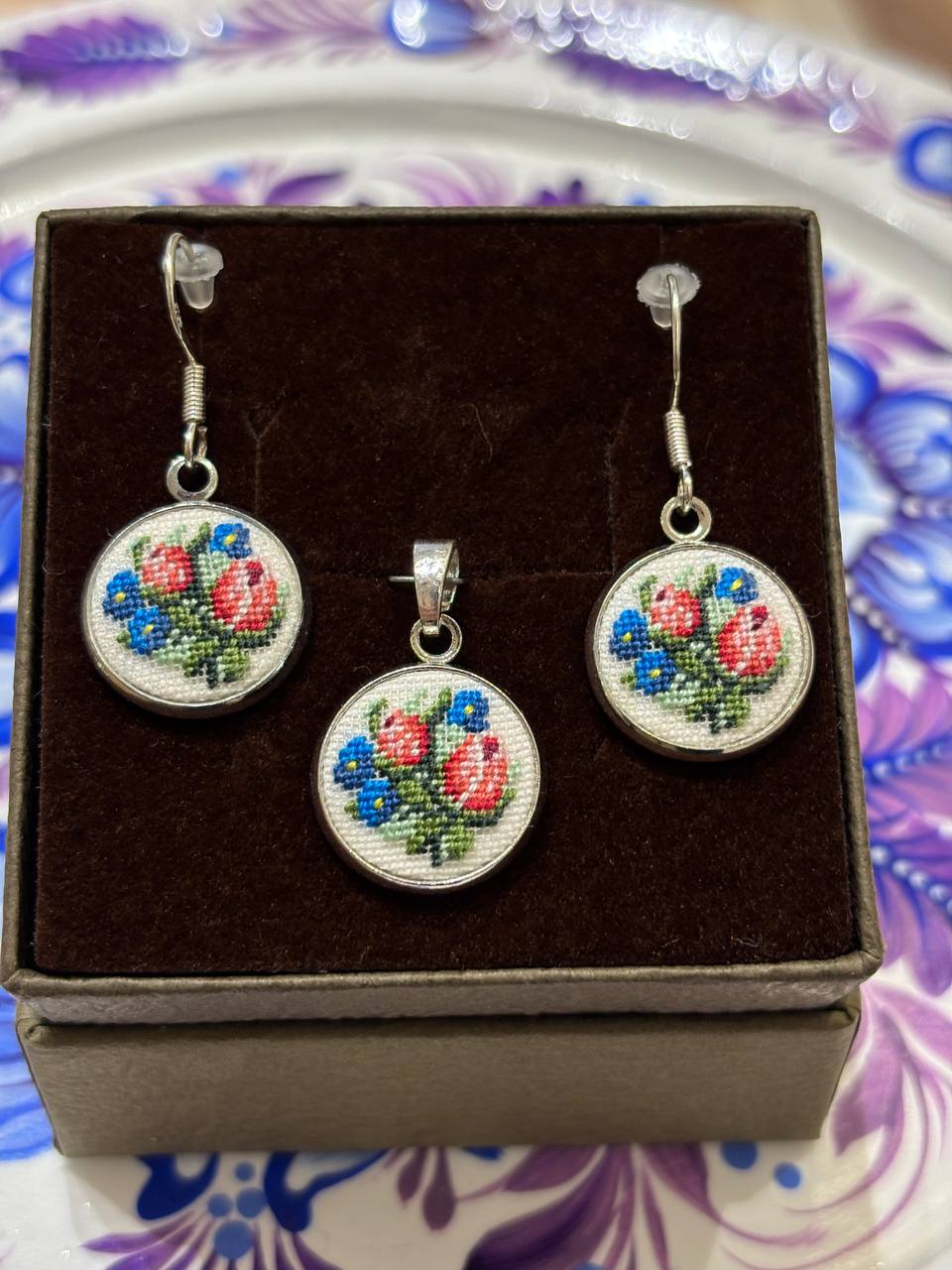 Embroidered Earrings and Pendant Set for Women