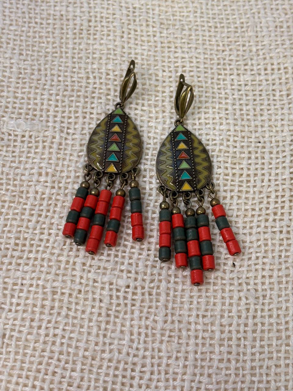 Pendientes rojos ucranianos hechos a mano con cuentas de cerámica - Joyería étnica tradicional