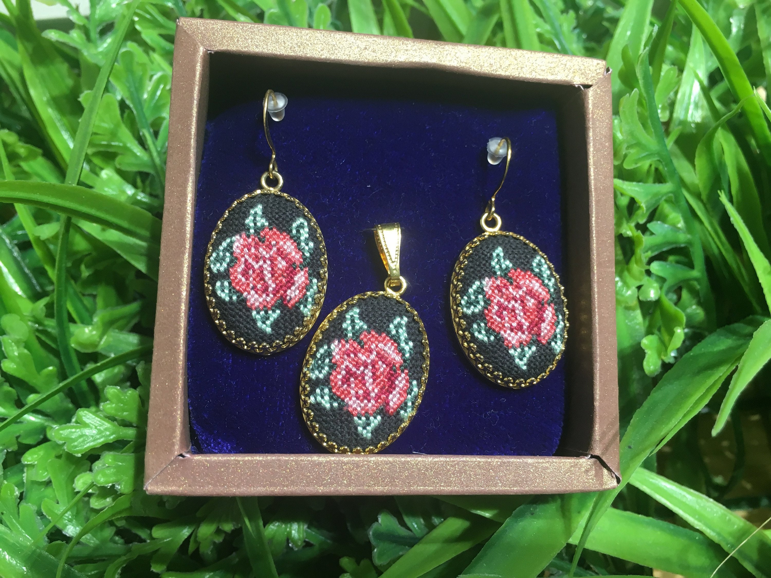 Hand-Embroidered Earrings and Pendant Set for Women