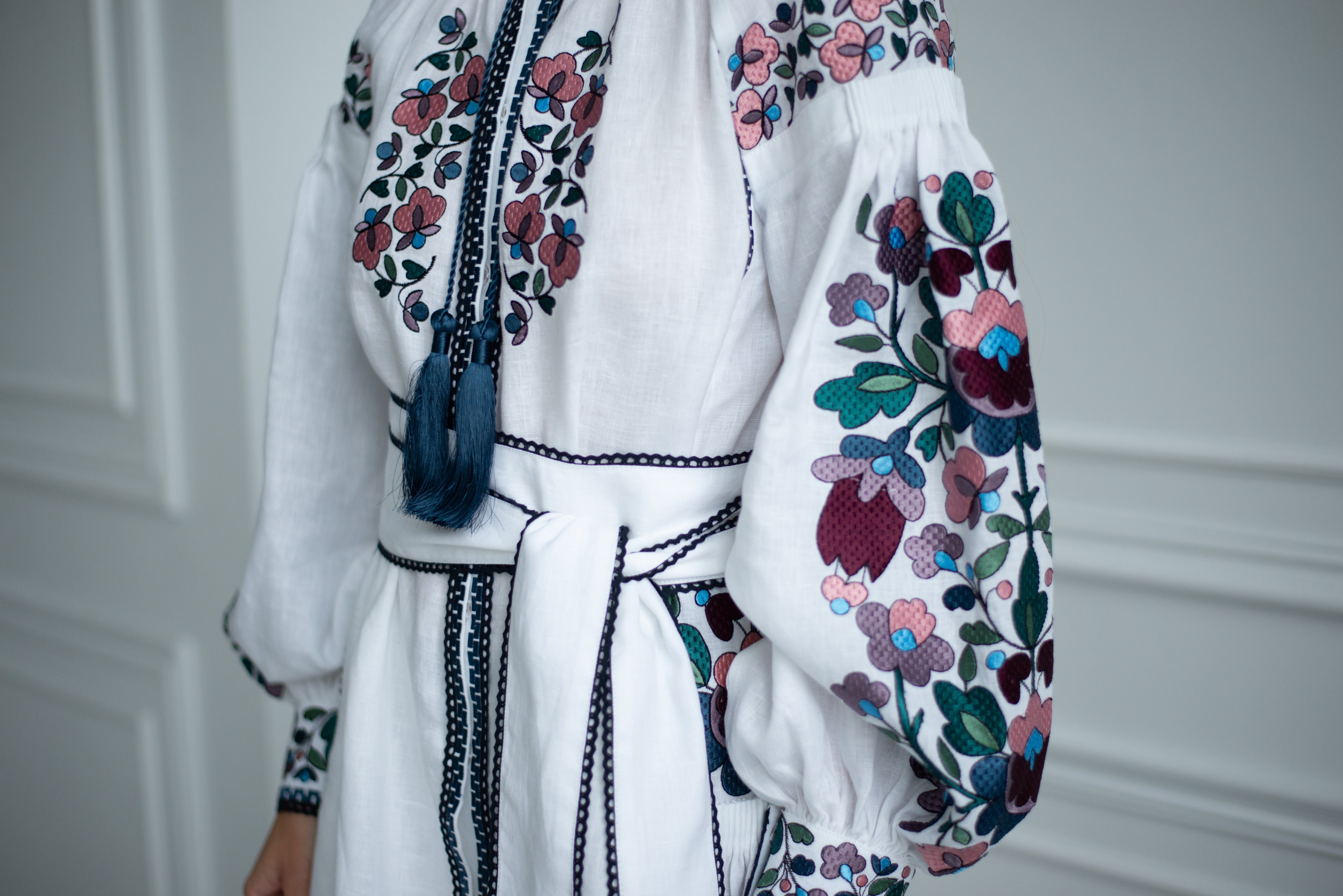 White Linen Embroidered Dress with Embroidery Ukrainian Mexican Dress Kaftan Abaya, Caftan Boho style Vita Kin Christmas