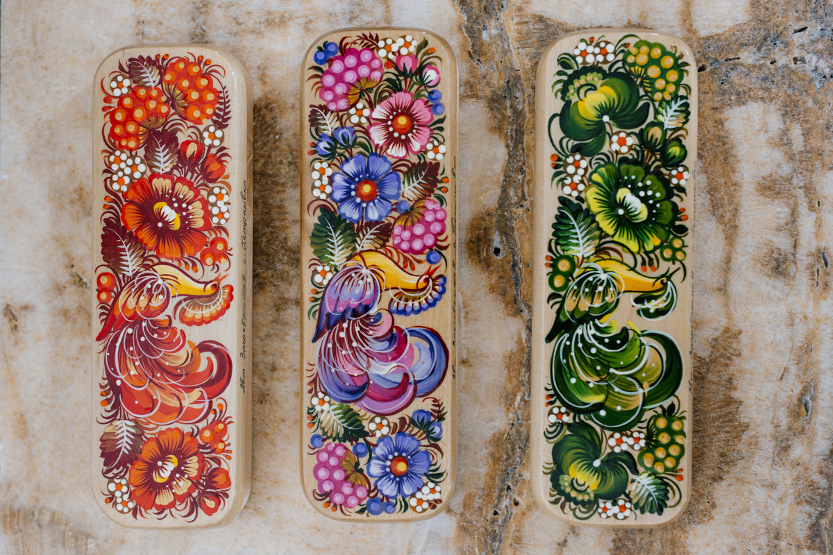 Hand-painted Petrykivka Art Pen, Viburnum Floral Design, Ukrainian Souvenir