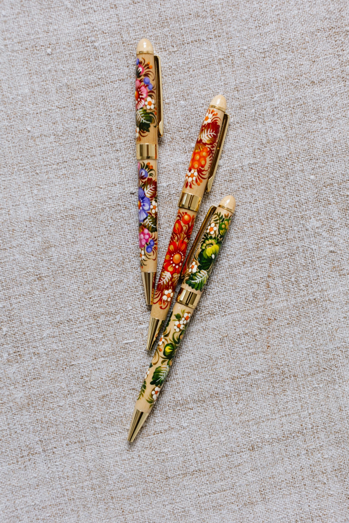 Hand-painted Petrykivka Art Pen, Viburnum Floral Design, Ukrainian Souvenir