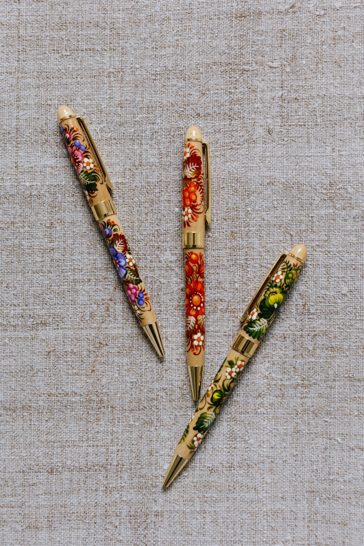 Hand-painted Petrykivka Art Pen, Viburnum Floral Design, Ukrainian Souvenir
