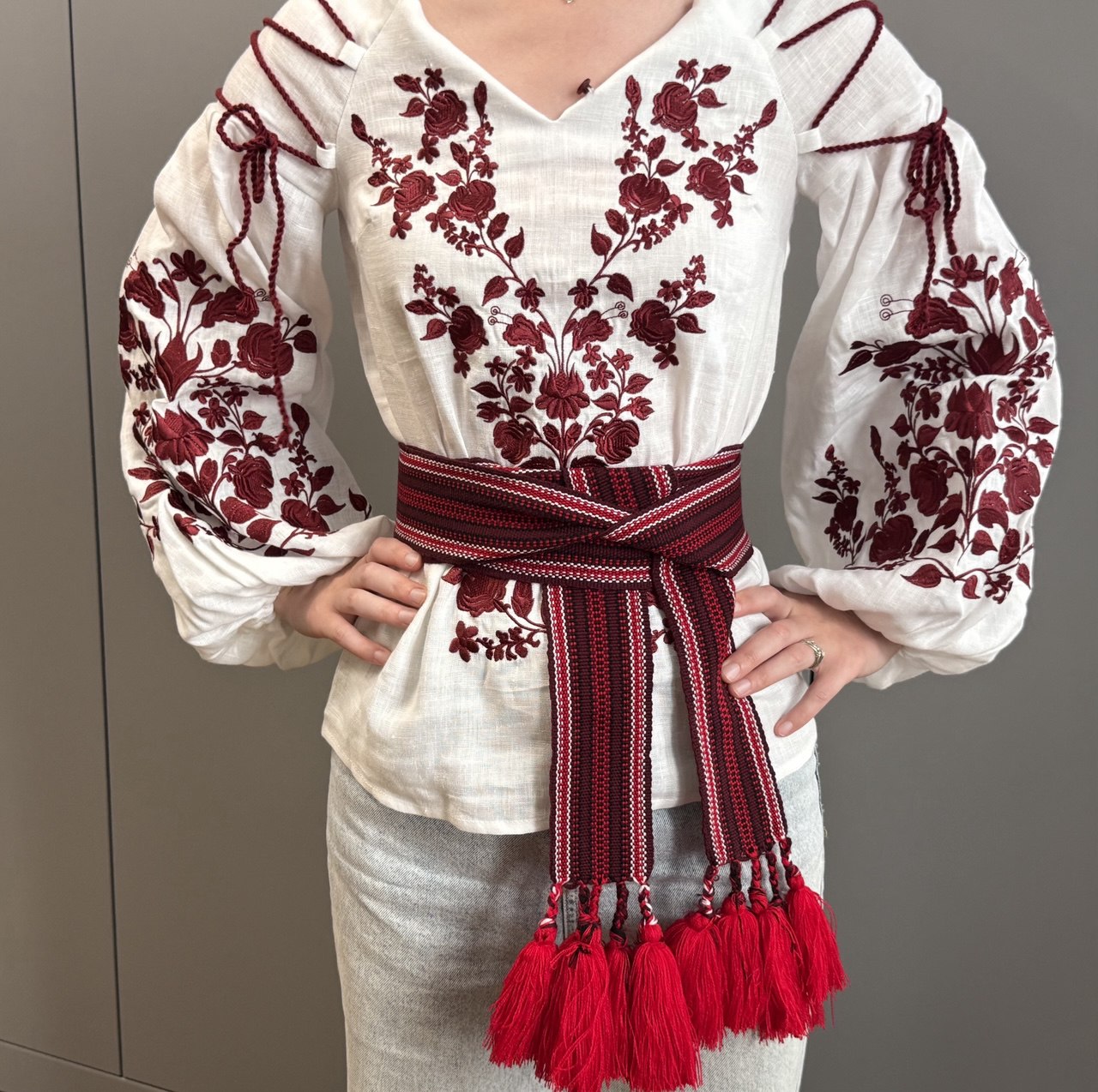 Red woven belt 