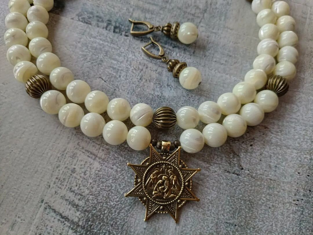 2025 Ukrainian Traditional Mother-of-Pearl Necklace - Ethnic Christmas Jewelry