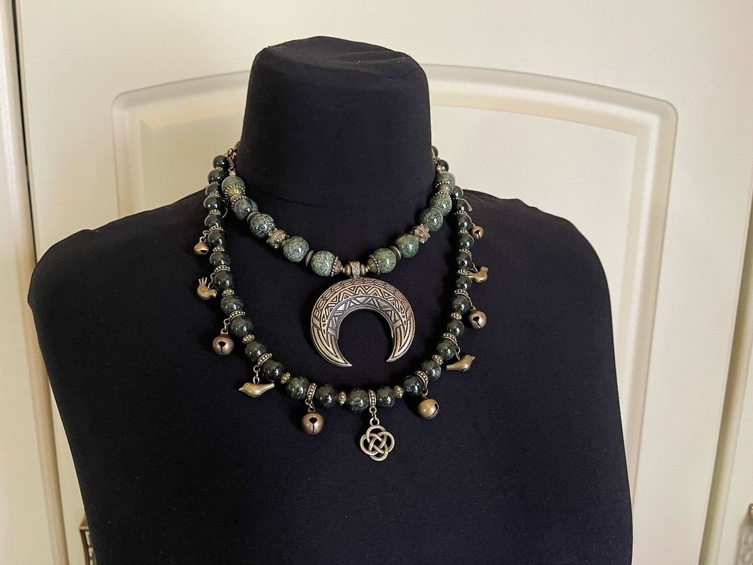 Ukrainian Traditional Green Multirow Necklace & Earrings Set with Glass Beads and Moon Pendant