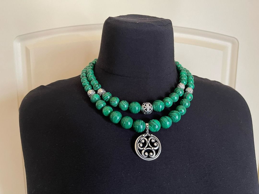 2025 Green Ukrainian Traditional Multirow Stone Bead Necklace - Authentic Folk Art Design