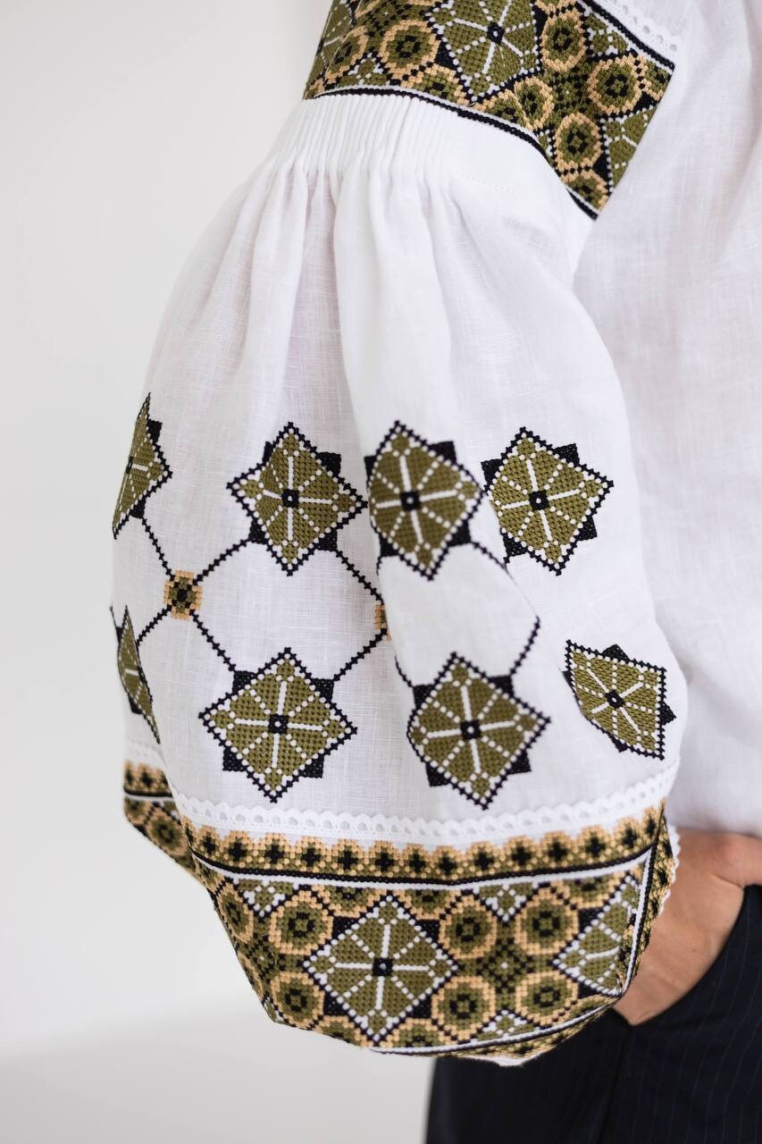 White Ukrainian Vyshyvanka Blouse - Embroidered Bohemian Peasant Shirt