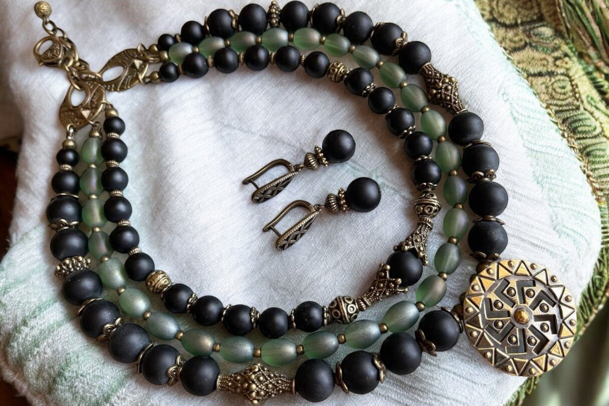 2025 SET Green Ukrainian Traditional Necklace & Earrings - Ethnic Jewelry Multirow Glass Bead Pendant