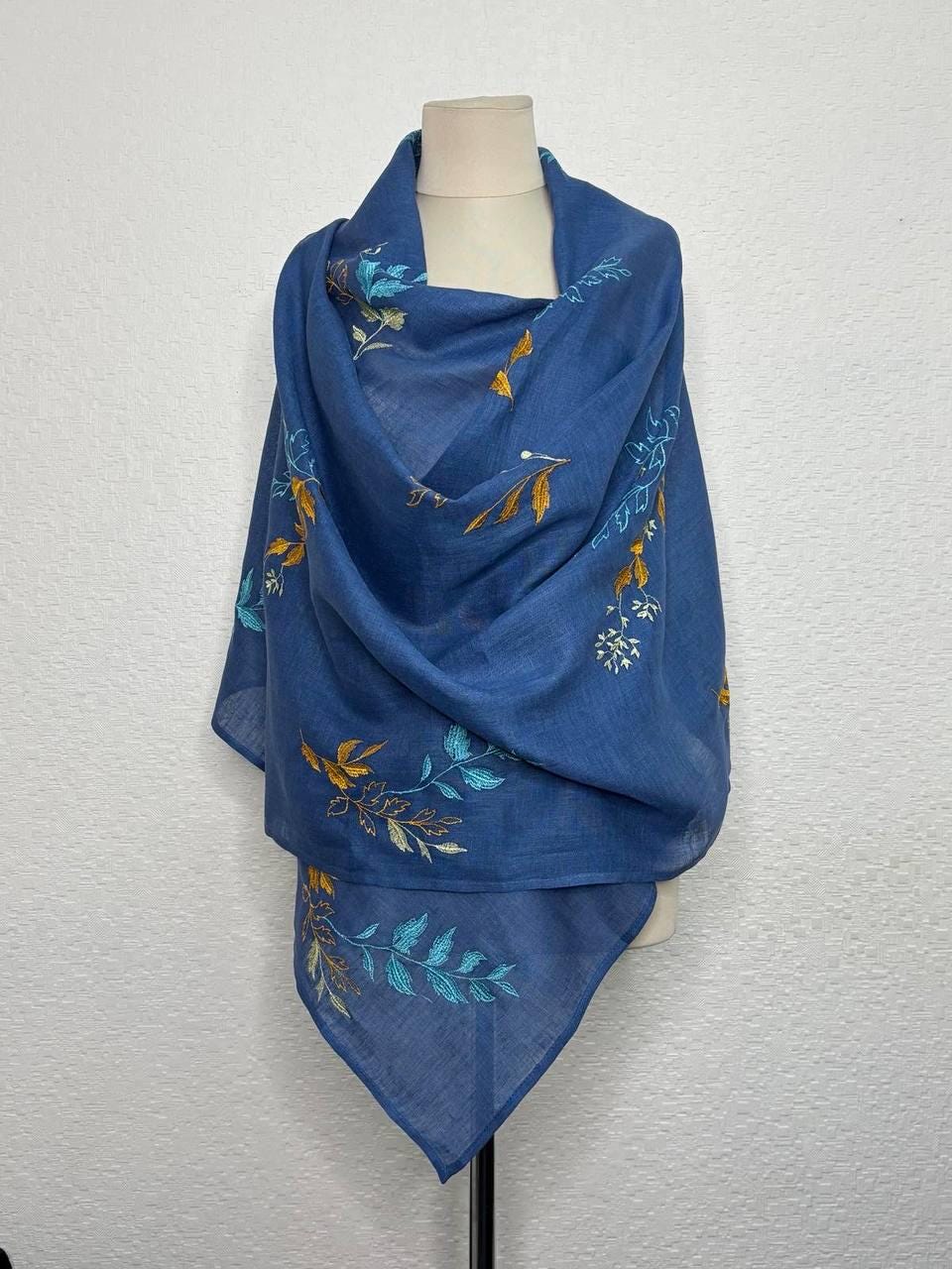Blue Ukrainian shawl, Traditional Ukrainian
