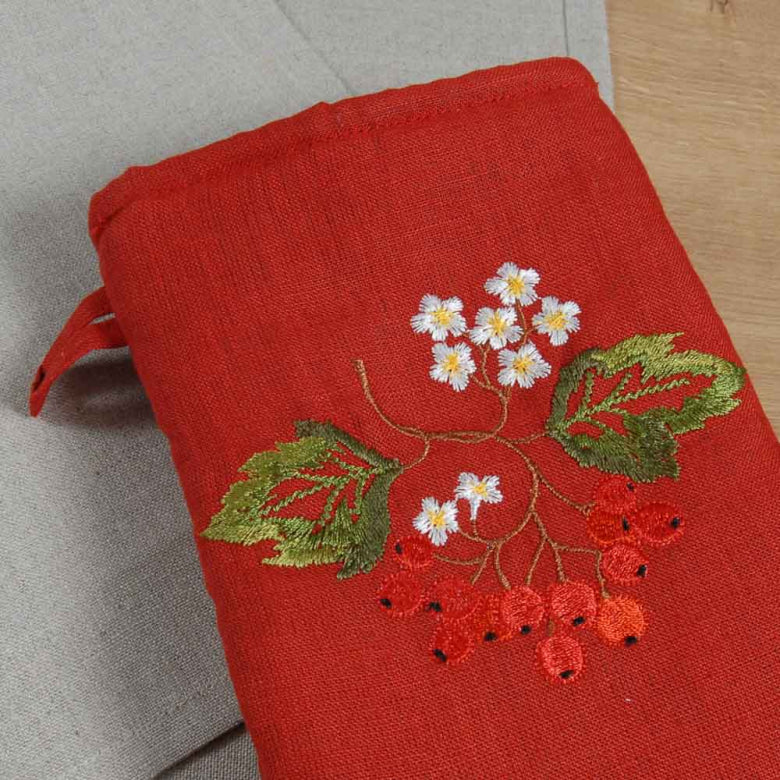 Kitchen set: oven mitt and towel from the Kalyna collection