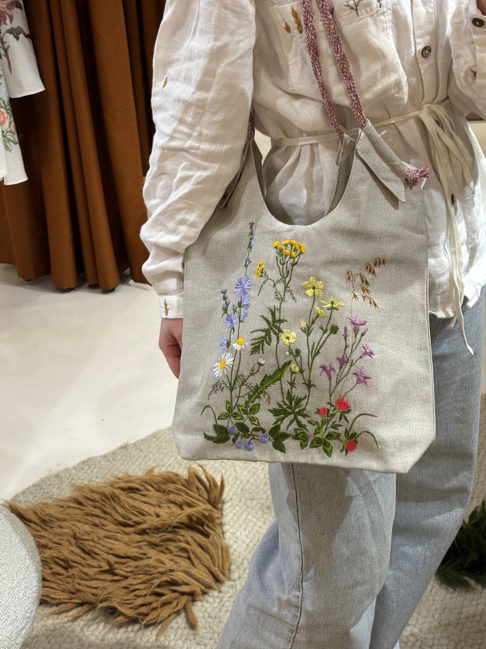 White Ukrainian shoulder bag, Linen boho bag, Embroidered bag, Hippie bag, Floral bag, Eastergift, Flower beach bag, Summer tote bag