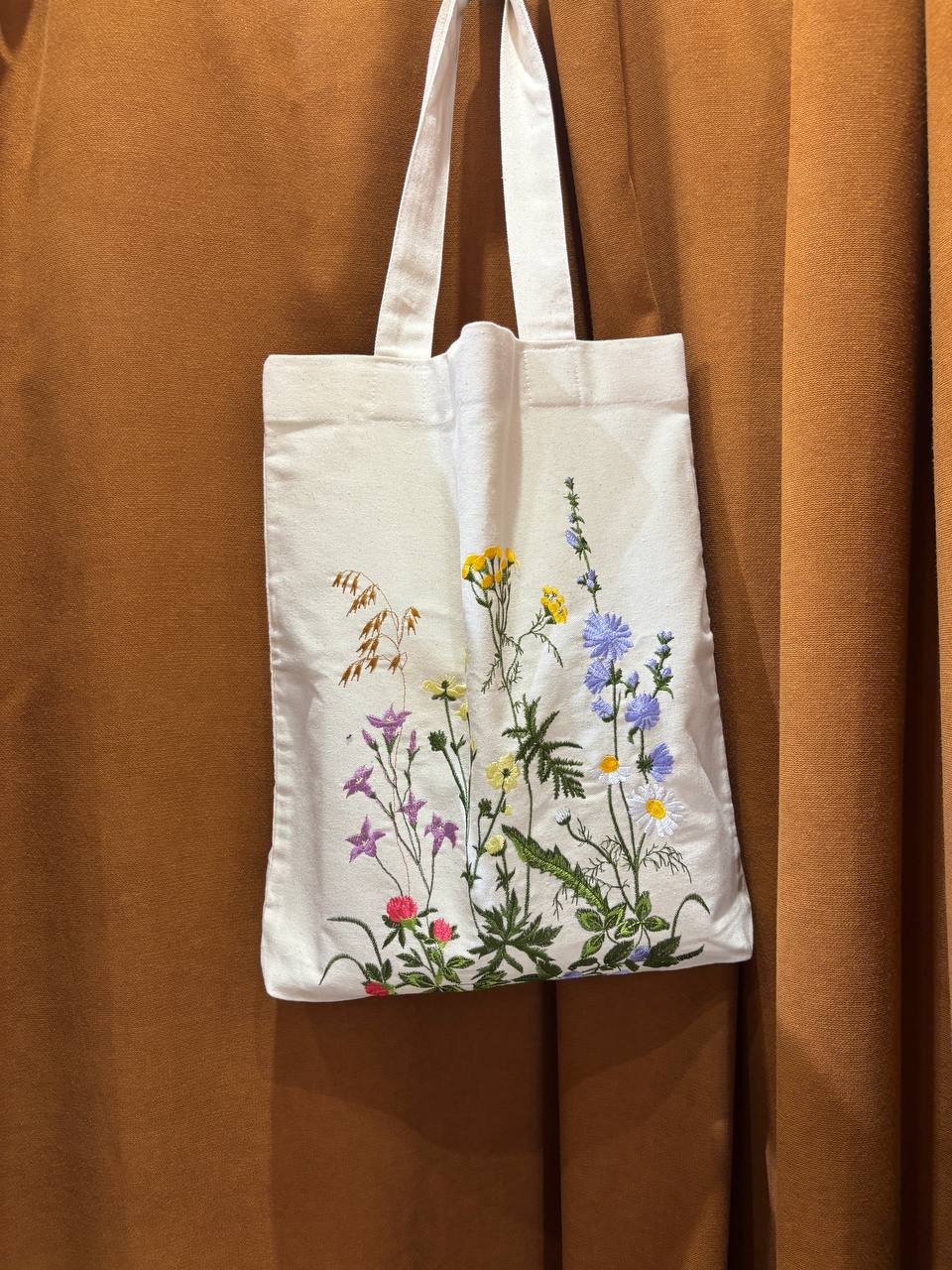 Botanical Linen Boho Bag - Embroidered Floral Tote for Summer